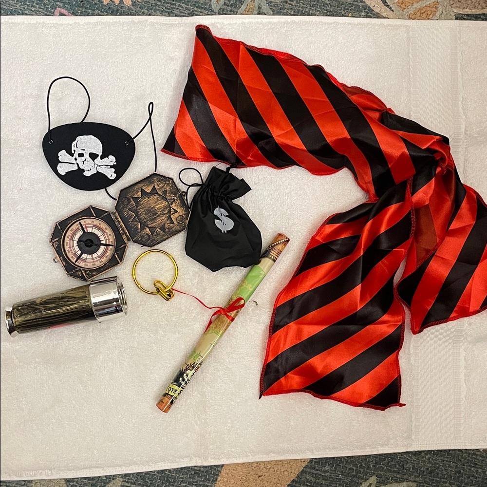 Girls pirate costume NWT - Picture 5 of 7
